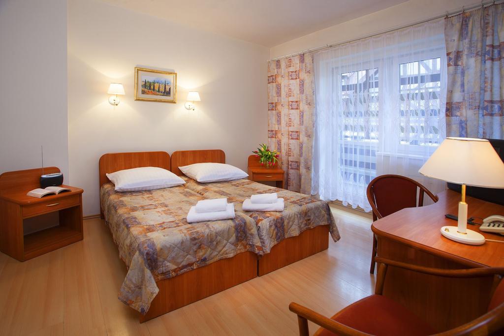Mauritius Osrodek Szkolenia Sportu I Rekreacji Hotel Шклярска Поремба Стая снимка